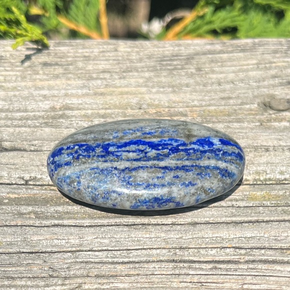 Lapis Lazuli Palm Stone - Picture 1 of 8
